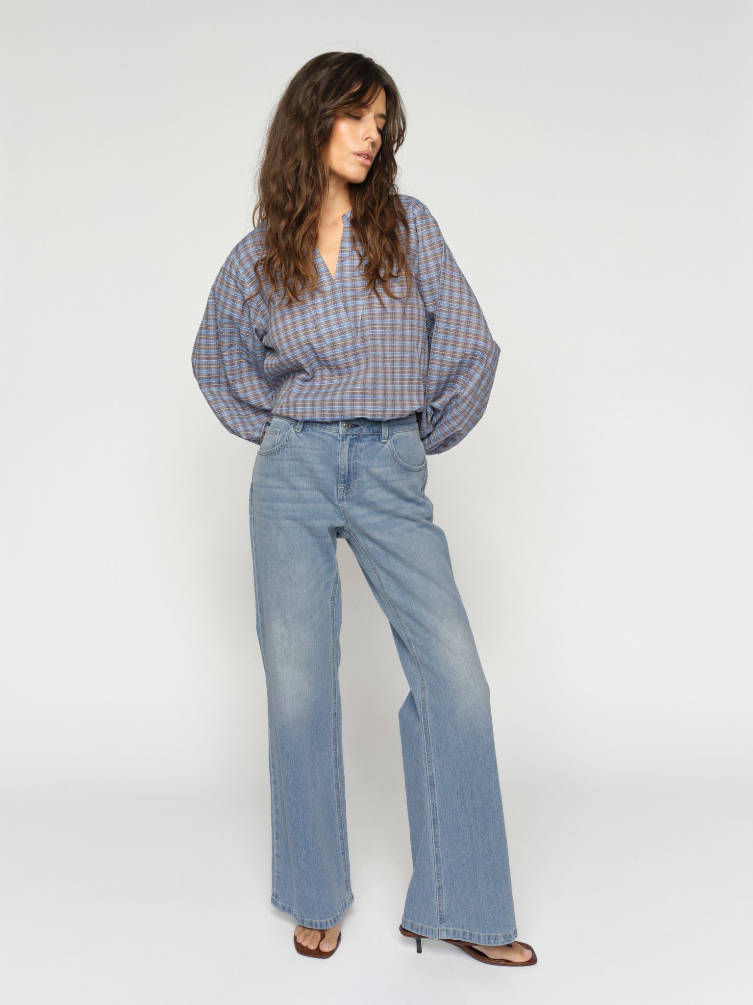 Modelshot / Light Blue / Detail